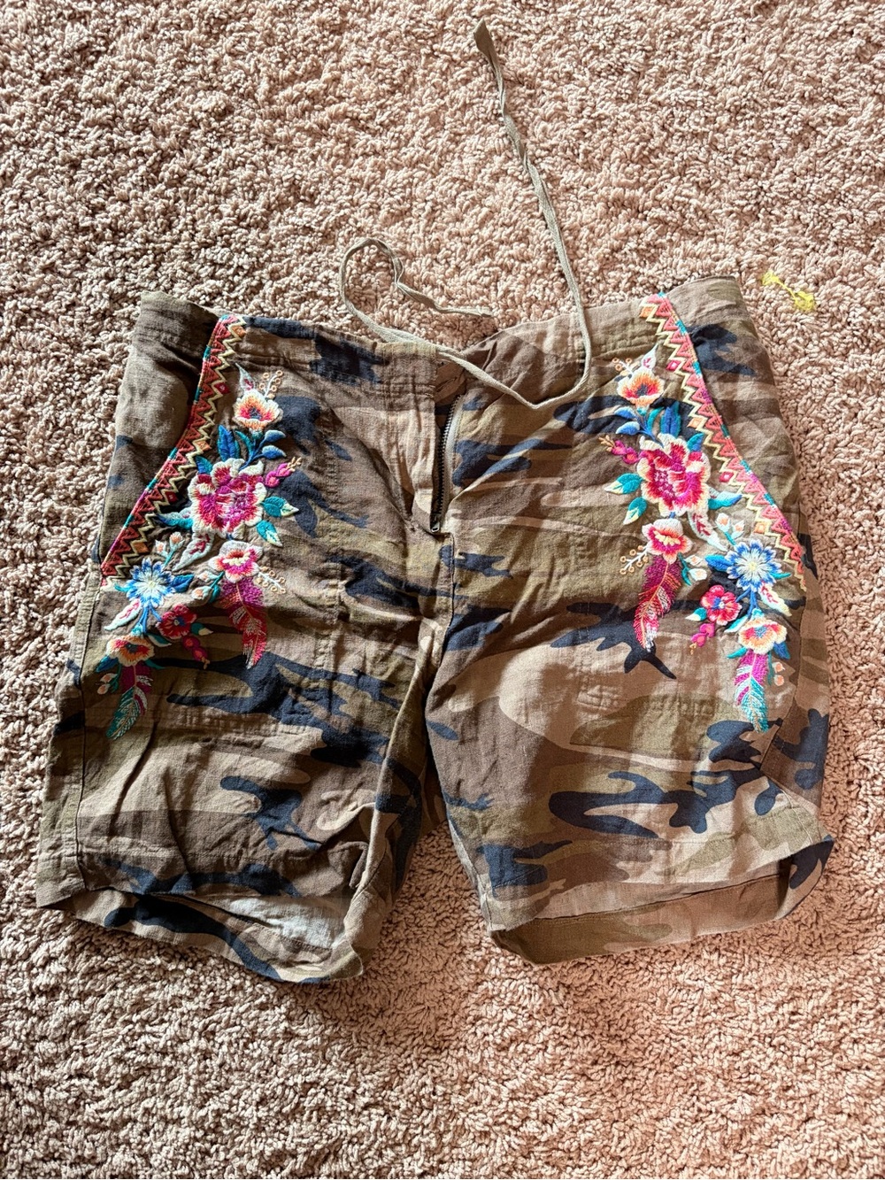 JWLA Embroidered Camo Women's Drawstring Shorts - Brown Floral Accent